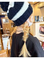 クローバー(CLOVER)&nbsp;抜きっぱなしゴールドベージュ♪簡単アレンジ♪（ブリーチ2回）