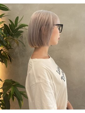 シアン(SYAN) ハイトーン/ケアブリーチ/ホワイトグレージュ×ボブ【shiho】