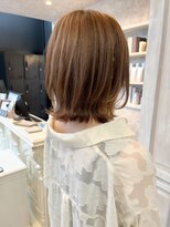 キャアリー(Caary)&nbsp;福山人気くびれミディ外ハネ巻き髪モカベージュレイヤーカット