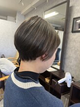 髪の毛1本でヘアスタイルは変わり綺麗になるという心情で、1本づつ丁寧にカットさせていただきます。