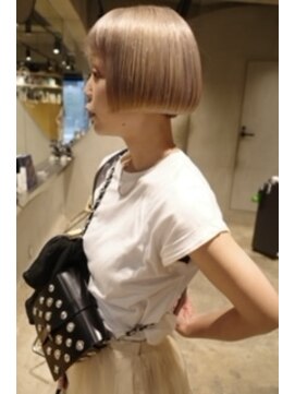 ビビト(bibito) bibito 大人のリップラインボブ ミニショート くせ毛カット