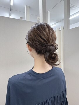 エメティ(Aimerty) ゆるいアップスタイル