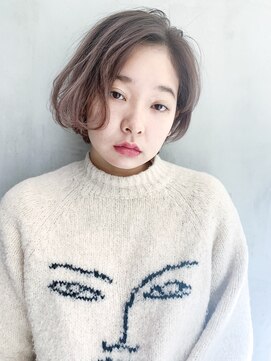 アルバム 銀座(ALBUM GINZA) ナチュラルボブ_耳かけウェーブパーマフォギーベージュ_77302a