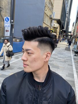 ドルクス 日本橋(Dorcus) 話題のバーバースタイル フェードカットパーマ 長め