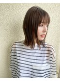 ナチュラル外はねミディアムスタイル