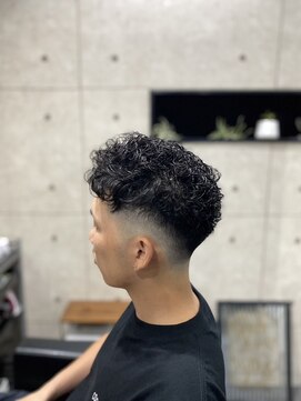 ジーアンドダブリュー(G&W) ハードパーマ×スキンフェード