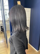 コワファースト 大分(COIFF1RST) ブルーブラック。グレージュ