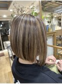 ダブルカラーショートボブインナーカラーハイライトケアブリーチ