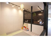 アグ ヘアー リブレ 都城店(Agu hair libre)の雰囲気（キッズルームも完備しております！お子様連れでもOK☆）
