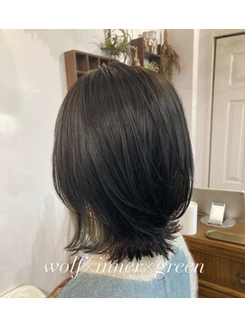 レイリー(LAiLy) ウルフボブ　透明感　インナーカラー