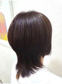ツヤ感ありでスッキリするウルフボブ