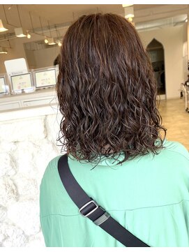 アンジュベイナハ (Ange Bay NAHA) ミディアム×スパイラルパーマ