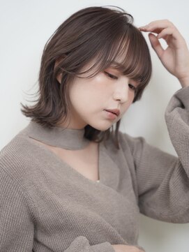 ヘアーアンドメイク ニューヨークニューヨーク 姫路店(Hair&Make NYNY) 赤みのないグレージュカラーとカーテンバング