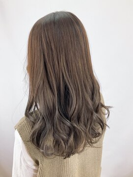 ニューカマー バイ ヘッドライト シブヤ(NEW COMER by HEADLIGHT shibuya) グレージュ×セミロングレイヤー