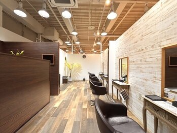 セブンカラーズ マルナカ益野店(SEVEN COLORS)の写真/カラー専門店だからリーズナブルな価格でこまめに通えるのが嬉しい♪理想の色味、艶感を叶えてくれる◎
