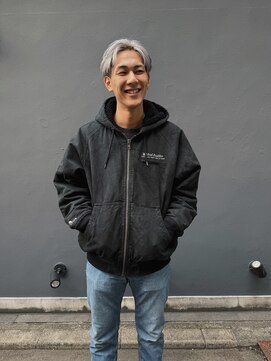 ハイセンス(HISENSE) メンズカットシルバーカラーセンターパート　【GIA】