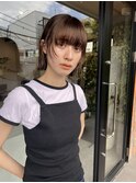 人気　ぷつっと顔まわりレイヤーミディアム。