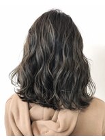 バズ ビー(BUZZ Bee)&nbsp;【梅田】コントラストハイライト×グレージュ☆