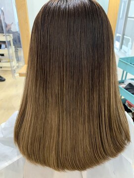 アンフィユヌキャトル(AnFye une Qatll) [AnFye une Qatll」ジュエリーシステム ×LULUTr×縮毛矯正