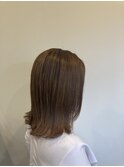 オリーブベージュ