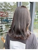 オリーブベージュ