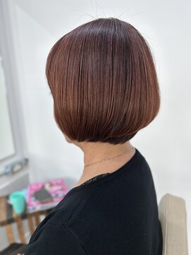 プラグ(Plug) 大人ショートボブ前髪あり白髪染めピンクブラウンケアカラー