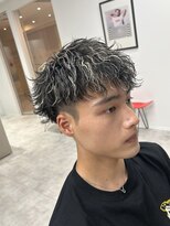 ラヴィズムバイフィフス(LUVISM by fifth) メンズ波巻きスパイラルパーマ×ホワイトメッシュ/新潟/万代