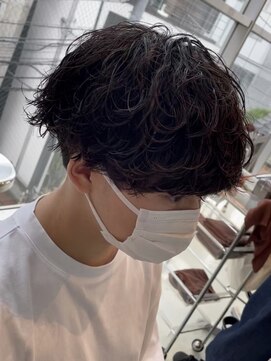 フィフスワン(fifth one) 波巻きパーマメンズパーマメンズヘアツーブロックツイストパーマ