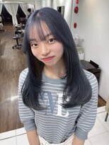 インビテーション(invitation) ブルーヘア アッシュヘア ブリーチ レイヤー ワンカール