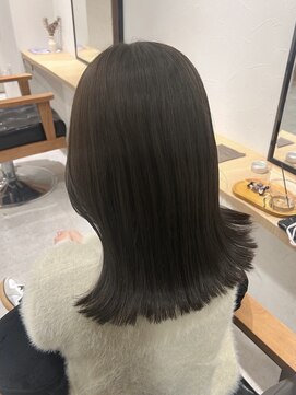 リーシュ(Re:sh) 外ハネミディアム/オリーブブラウン