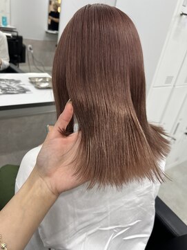 エイム(AiM) ピンクベージュ/ブラック/中明度カラー/ブリーチカラー/艶カラー