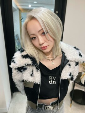 ラピス 名古屋駅前店(Lapis) ホワイトベージュ／レイヤー／ハッシュカット／韓国