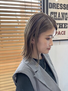 カルム(calmost) ナチュラルストレート×切りっぱなしミディ