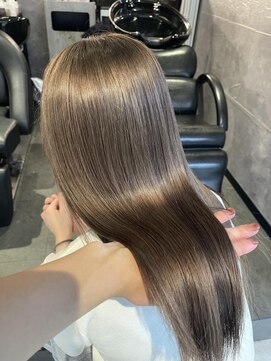 エルバイラビス 大宮(elu by lovis) 《三宅悠斗》オリーブベージュ/ブリーチカラー/大宮