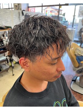 ヘアサロンナンバーワンクラブ上和田本店 ツイスト×刈り上げ