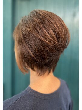 ヘアーサロン アイディ(HAIR SALON Id) イヤリングカラーのショートスタイル