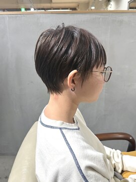 ルフトバイアンビエンテ(Luft by ambiente) 耳出し　ショートスタイル