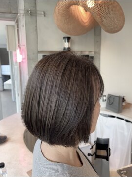 ロエ(loe) 透明感グレージュ