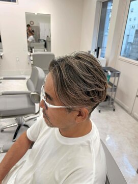 ワンズクロエ 原宿店(ONE's Chloe) メンズフェザーパーマサーフカール刈り上げセンターパート原宿駅