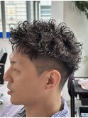 刈り上げスパイキーショートピンパーマ