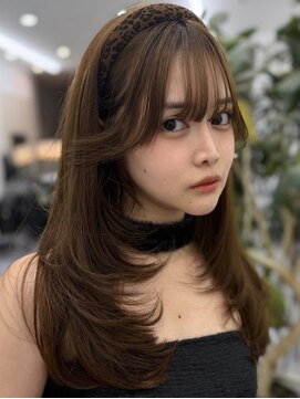 リア(riah) 韓国ヘアーハッシュカットレイヤーカットハイライトカラー