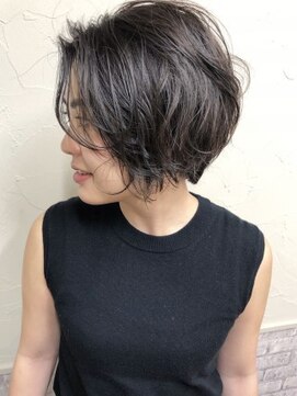 シュリット(schritt) 前下がりウェーブショート!schritt mutsuki