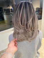 メリー オオサカ(Merly Osaka)&nbsp;超人気！レイヤーカット×バレイヤージュ_透けホワイトアッシュ_