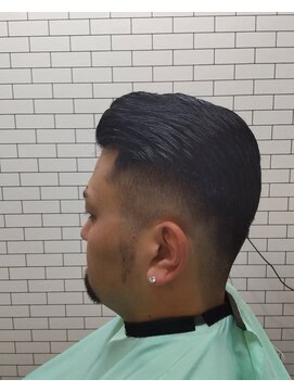 ちくまぁる 《理容室/メンズ》フェードアシメ