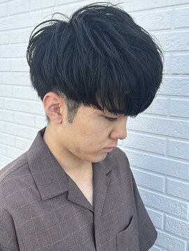 ヒュイル バイ ニアウ(Hwyl by Niau) メンズマッシュツーブロックシャドウパーマニュアンスパーマ眉毛