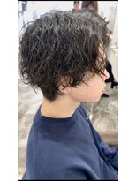 リシェイル(RICHAIR)&nbsp;人気の縦落ちセンターパートでツイストスパイラル