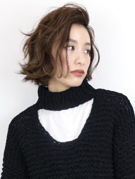 ソース 枚方(SOURCE) 艶髪♪外ハネくびれショート