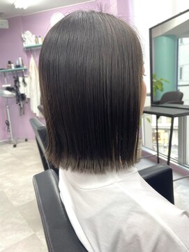 アヴァンス 難波店(AVANCE.) くくれる長さの切りっぱなしボブスタイル