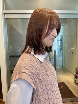 エルサフィロ ヨドヤバシ(el zafiro yodoyabashi) ミディアムレイヤー　ピンクベージュ