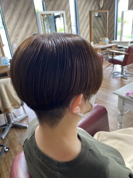 ルネッサンスヘアー ラファエロ(RAFFAELLO) ハンサムショート カッコかわいい女子 夏ヘアスッキリショート